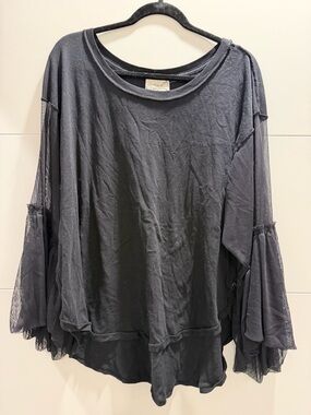 Free people black rounded hem tshirt Medium